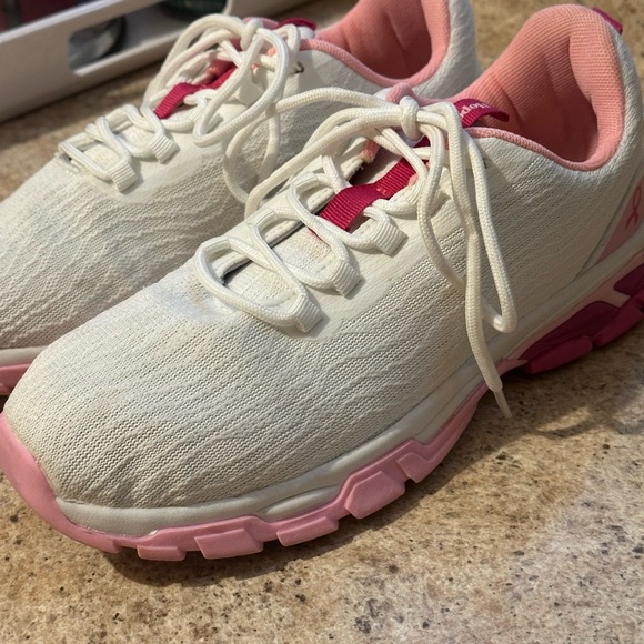 Avon Pink and White Breast Cancer Crusade Sneakers - Sz 9 - Picture 3 of 11